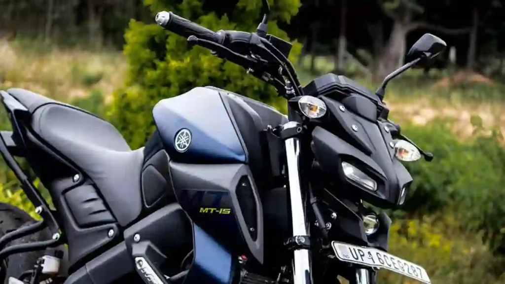 रफ्तार के दीवानों की होगी मौज! 130Km/H टॉप स्पीड + 55Kmpl माइलेज, Yamaha MT15 ने मचाया भौकाल - कीमत मात्र …. 2 Yamaha MT15